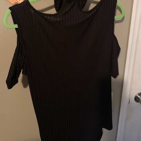 Black open shoulder with choker style top - Picture 3 of 4